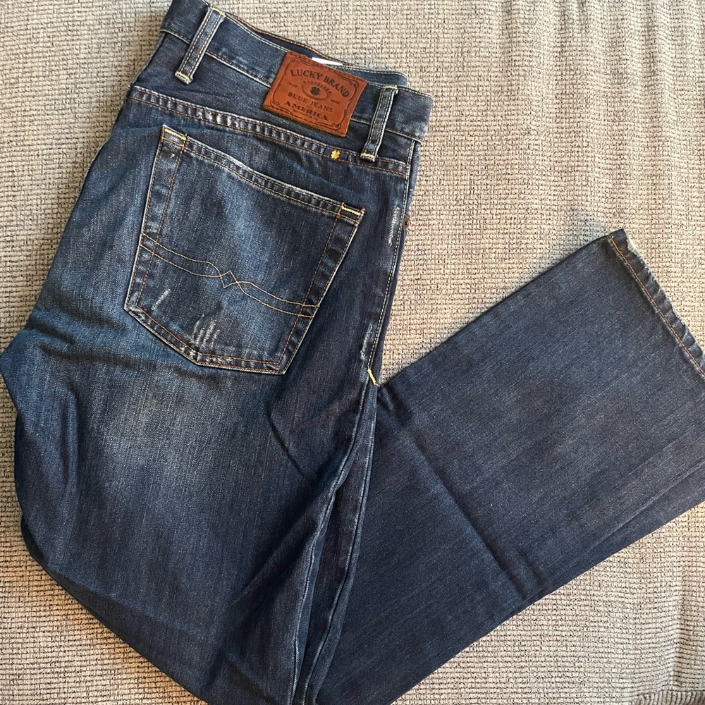 - LUCKY BRAND - NWOT jeans